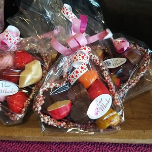 Chocoladehart met bonbons